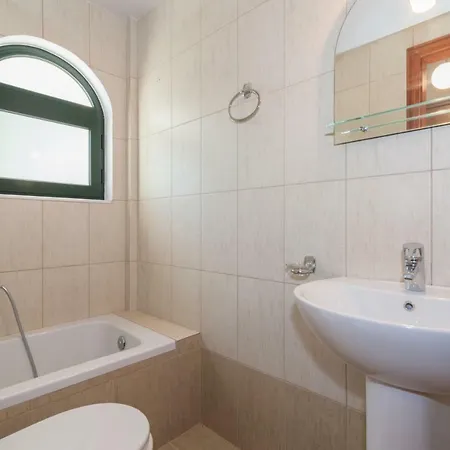 Aparthotel Allegro & *